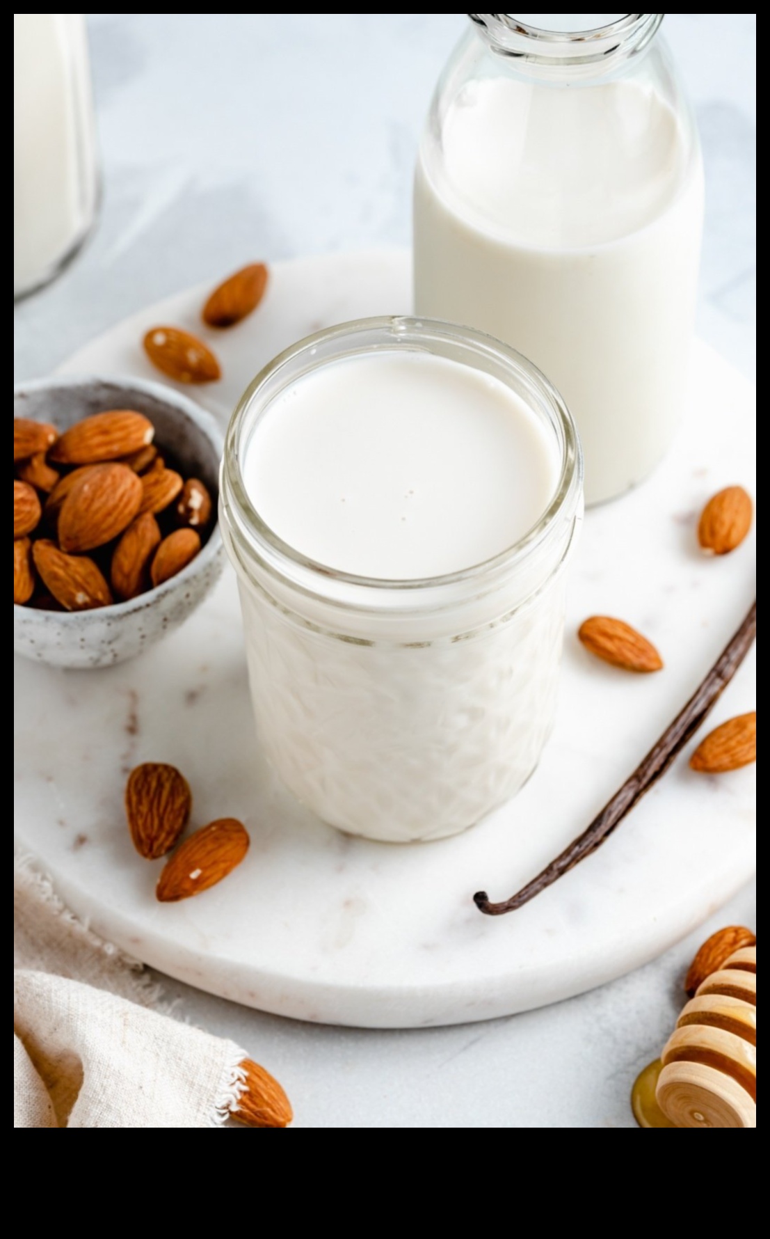 Πρωινές τελετουργίες: Αγκαλιάζοντας τις κρεμώδεις απολαύσεις του γάλακτος αμυγδάλου