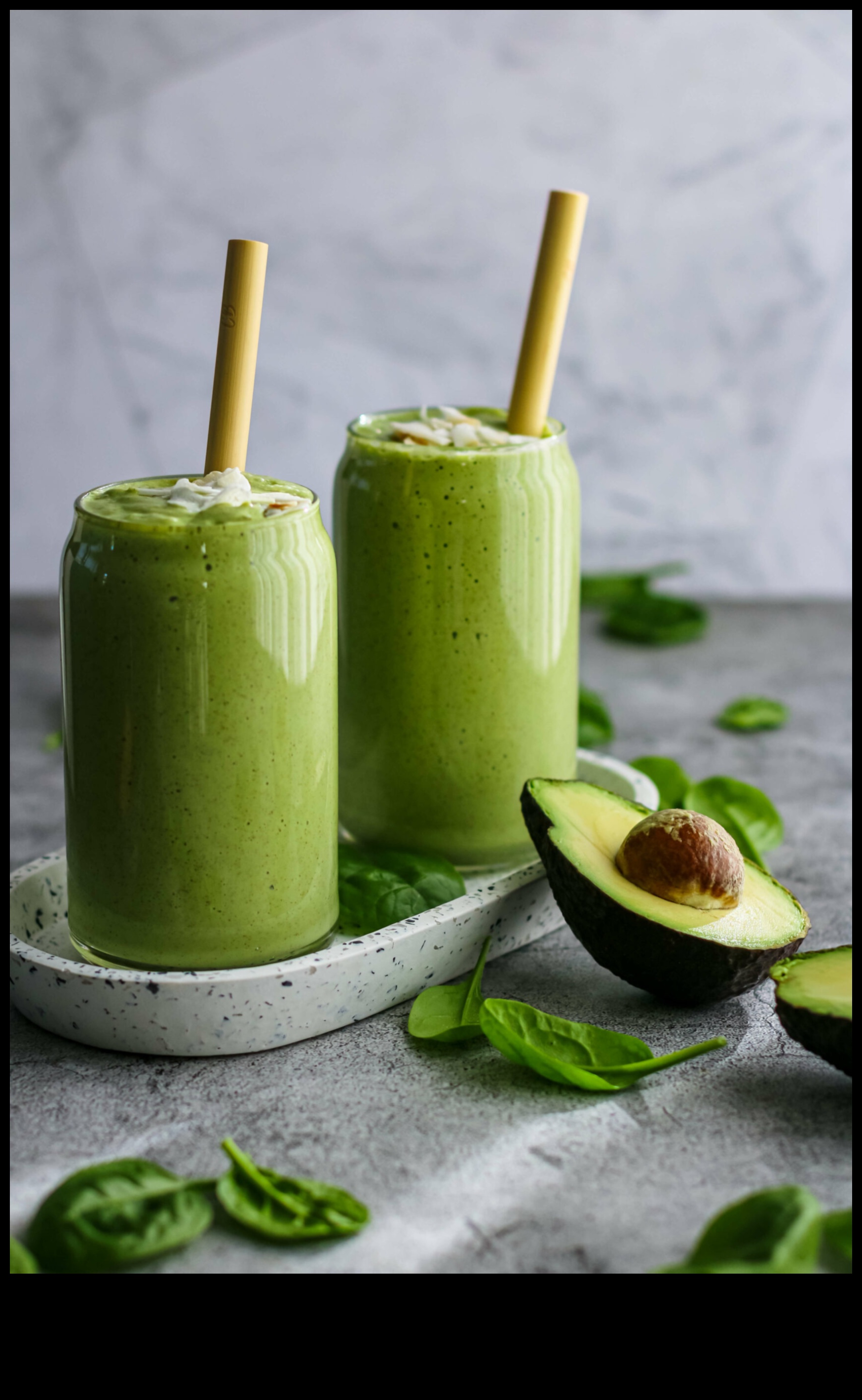 Avocado Elegance Luxurious Green Smoothies για κάθε περίσταση 3 Avocado Elegance: Κρεμώδη και πολυτελή πράσινα Smoothies για όλες τις περιστάσεις