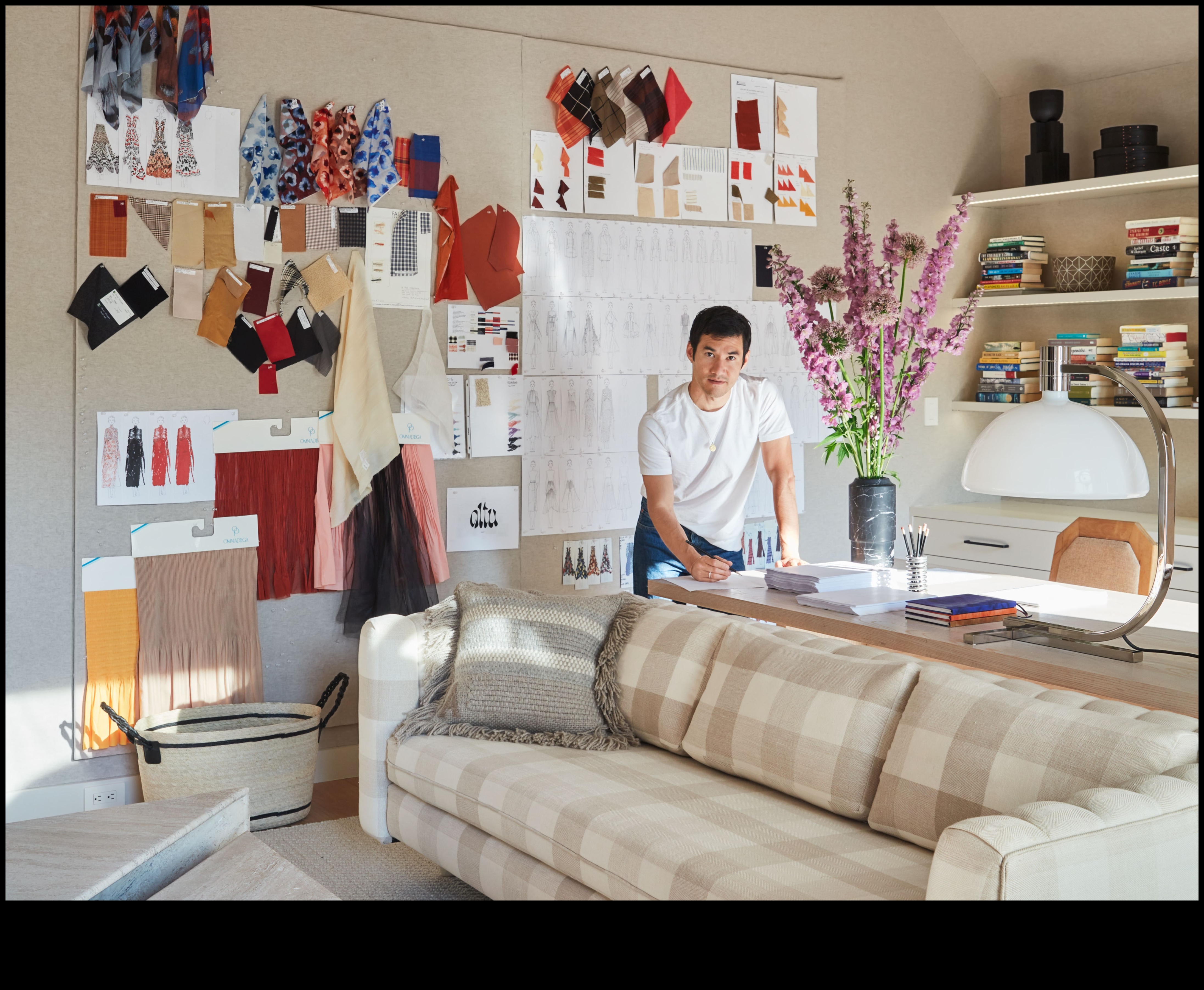 Από την ιδέα στον καναπέ: Ταξίδι ενός σχεδιαστή μόδας και εσωτερικών χώρων