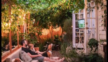 Υπέροχη διακόσμηση εξωτερικού χώρου για γοητεία στον κήπο