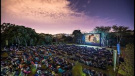 Πώς τα τοπία εμπνέουν και επηρεάζουν τον σχεδιασμό των εξωτερικών προβολών ταινιών;